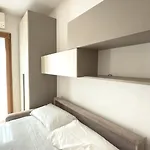Urban Loft - In The Heart Of דירה *