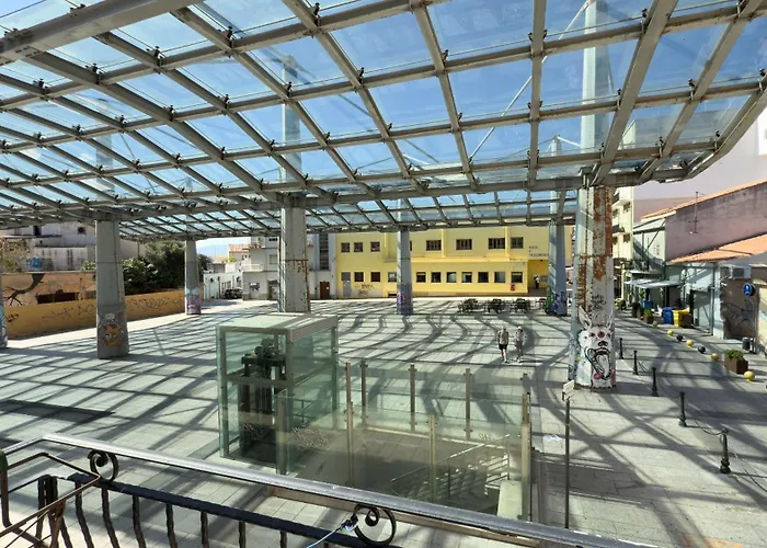 Urban Loft Apartment *